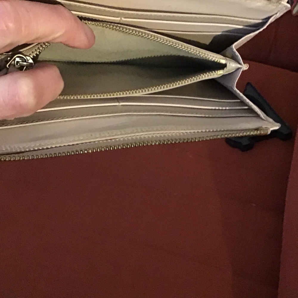 Chloe Pale Pink Leather Zip-Around Wallet - Picture 11 of 11
